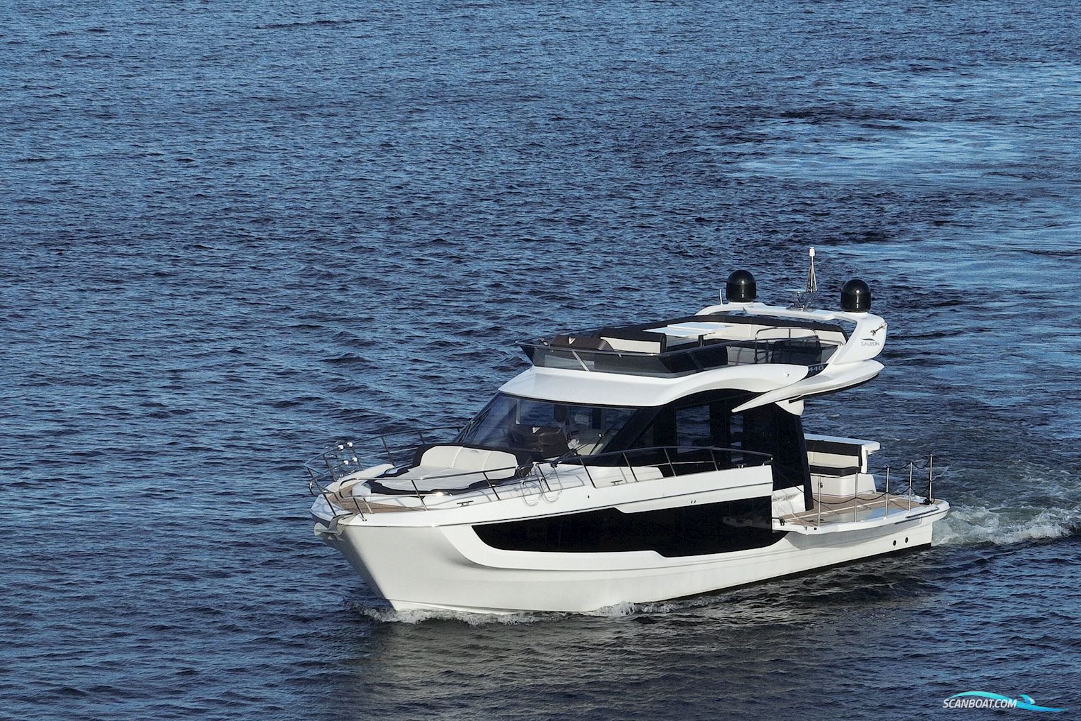 Galeon 440 Fly