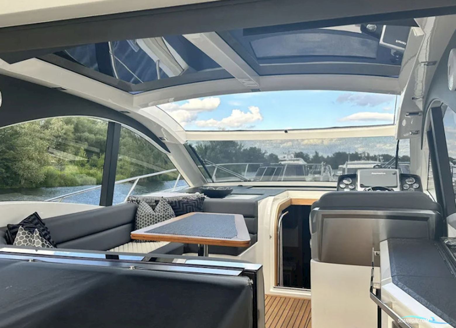 Galeon 445 / 485 HTS