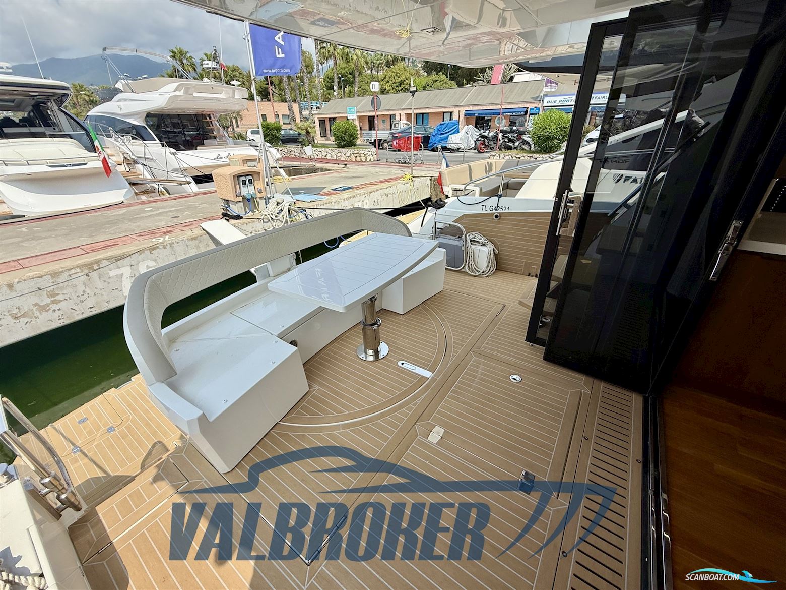 Galeon 460 fly