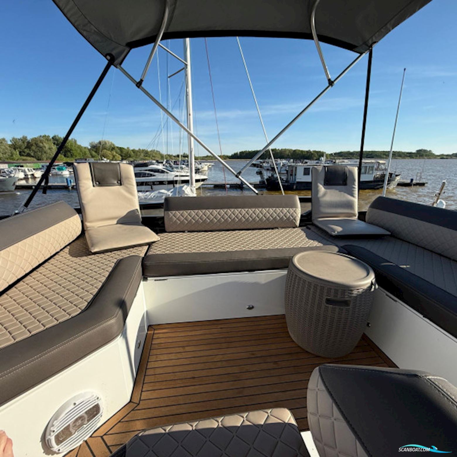 Galeon 470 Sky