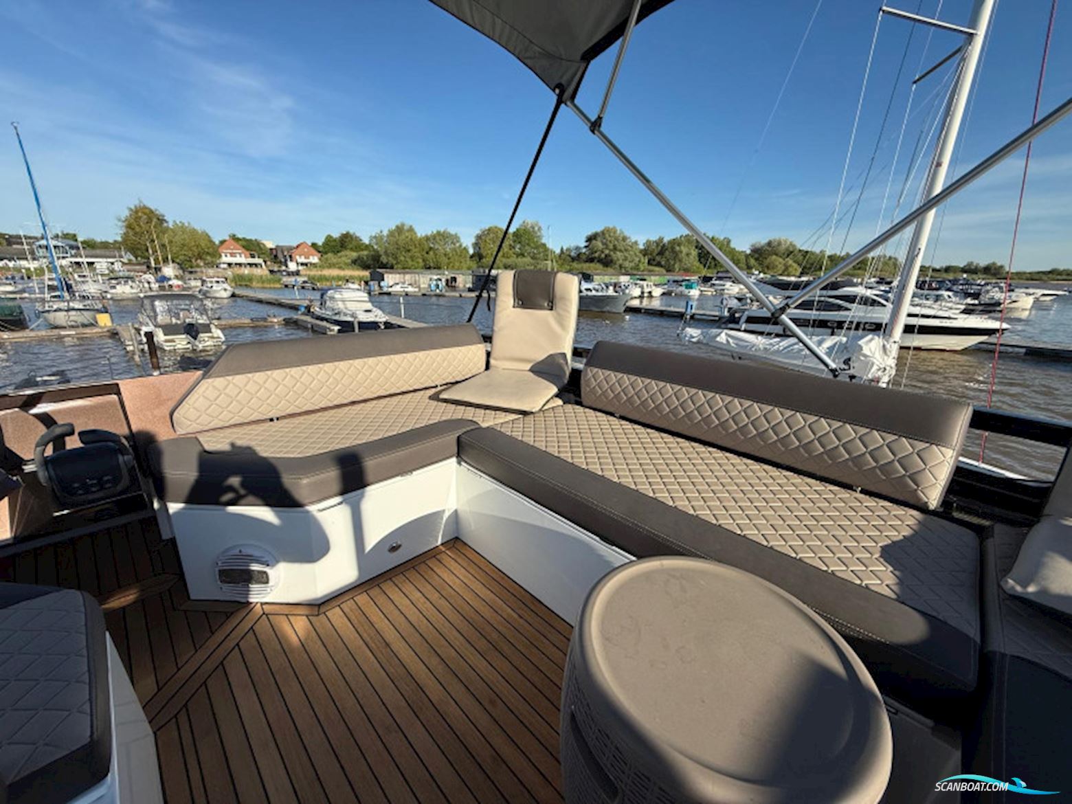 Galeon 470 Sky