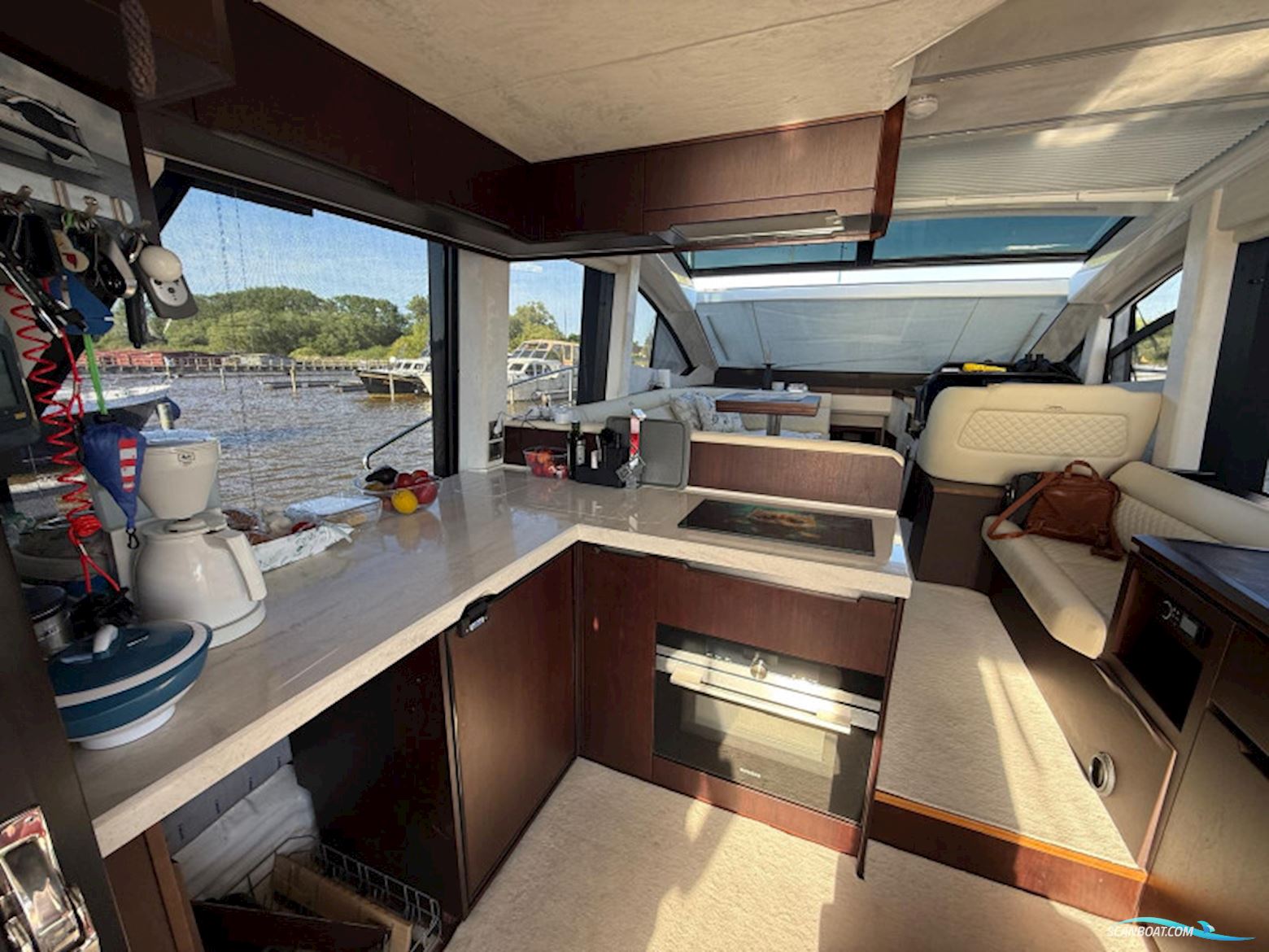 Galeon 470 Sky