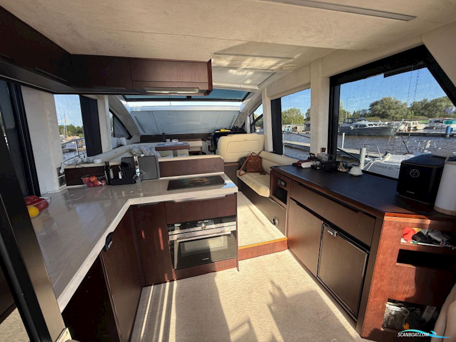 Galeon 470 Sky