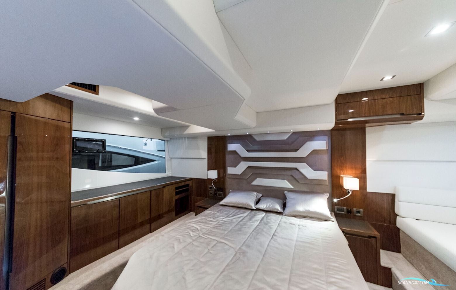 Galeon 470 Skydeck