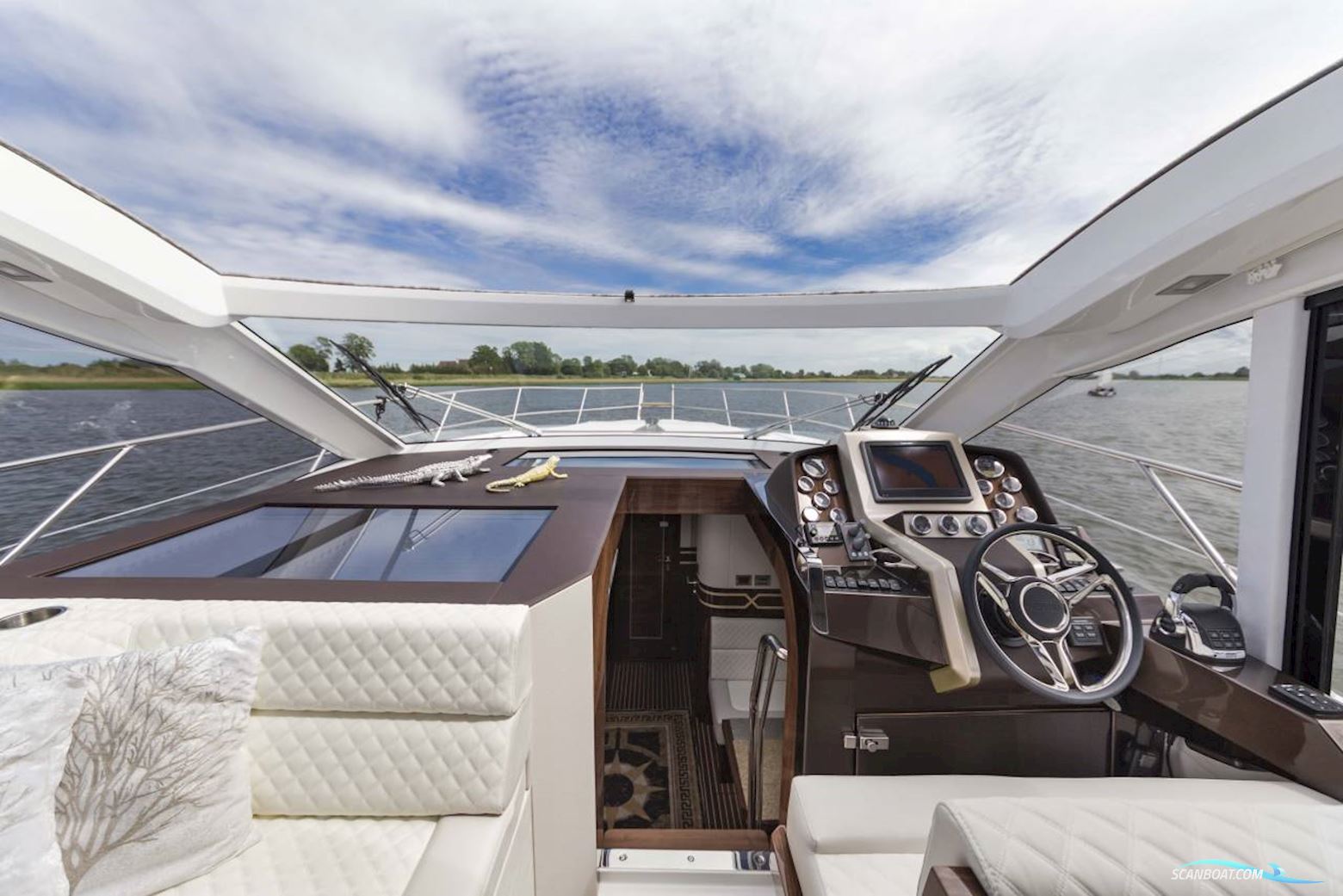 Galeon 485 HTS