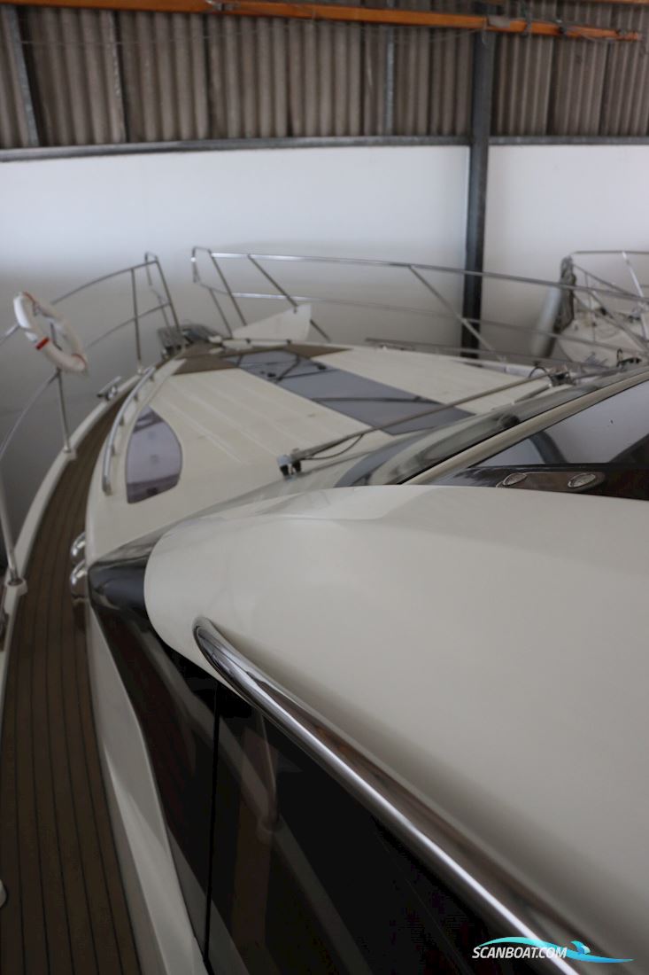 Galeon 560 Skydeck 