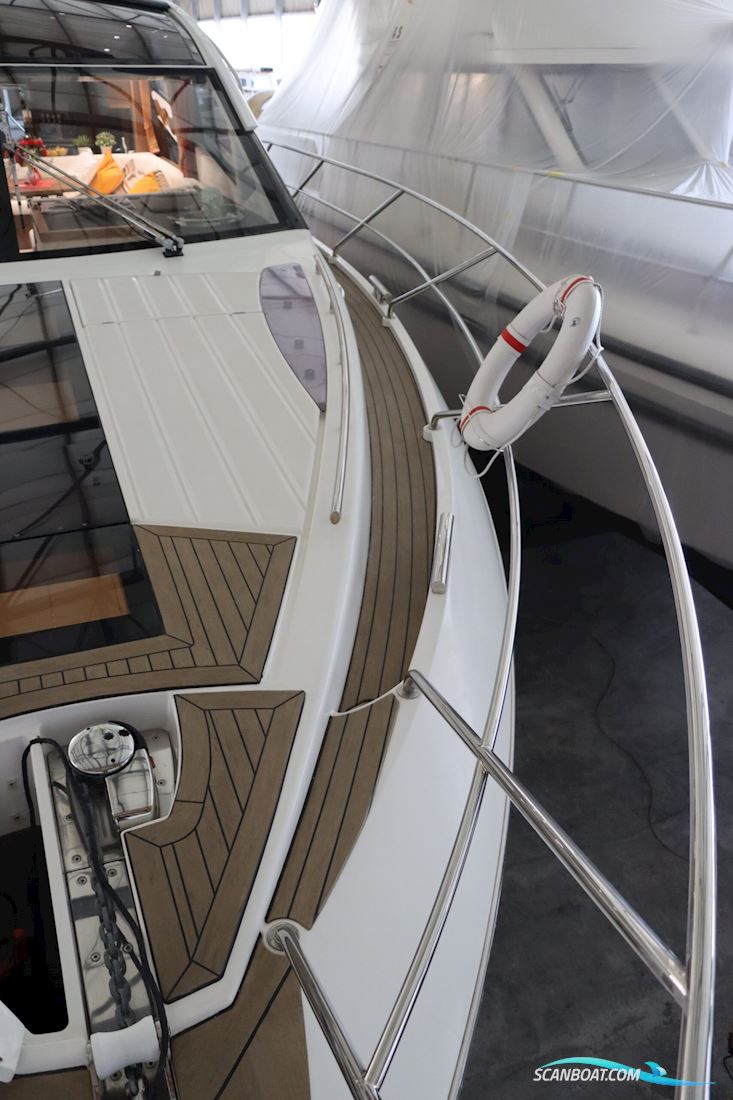 Galeon 560 Skydeck 