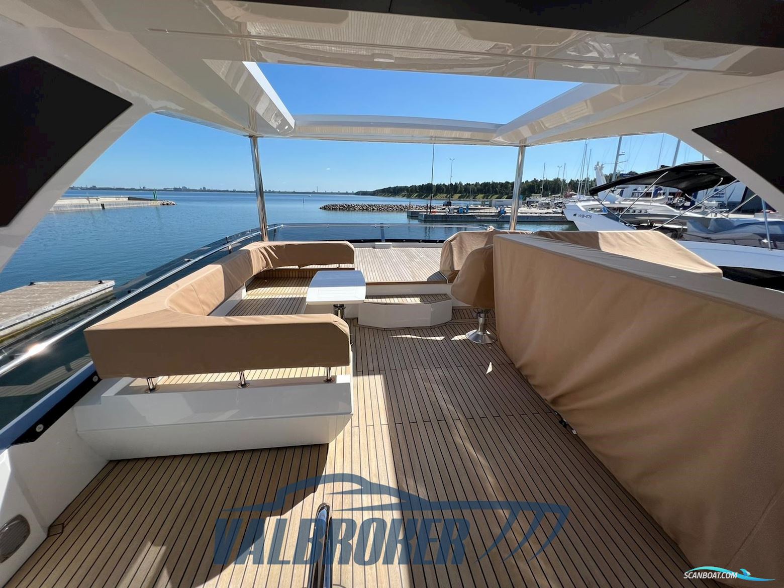 Galeon 680 Fly