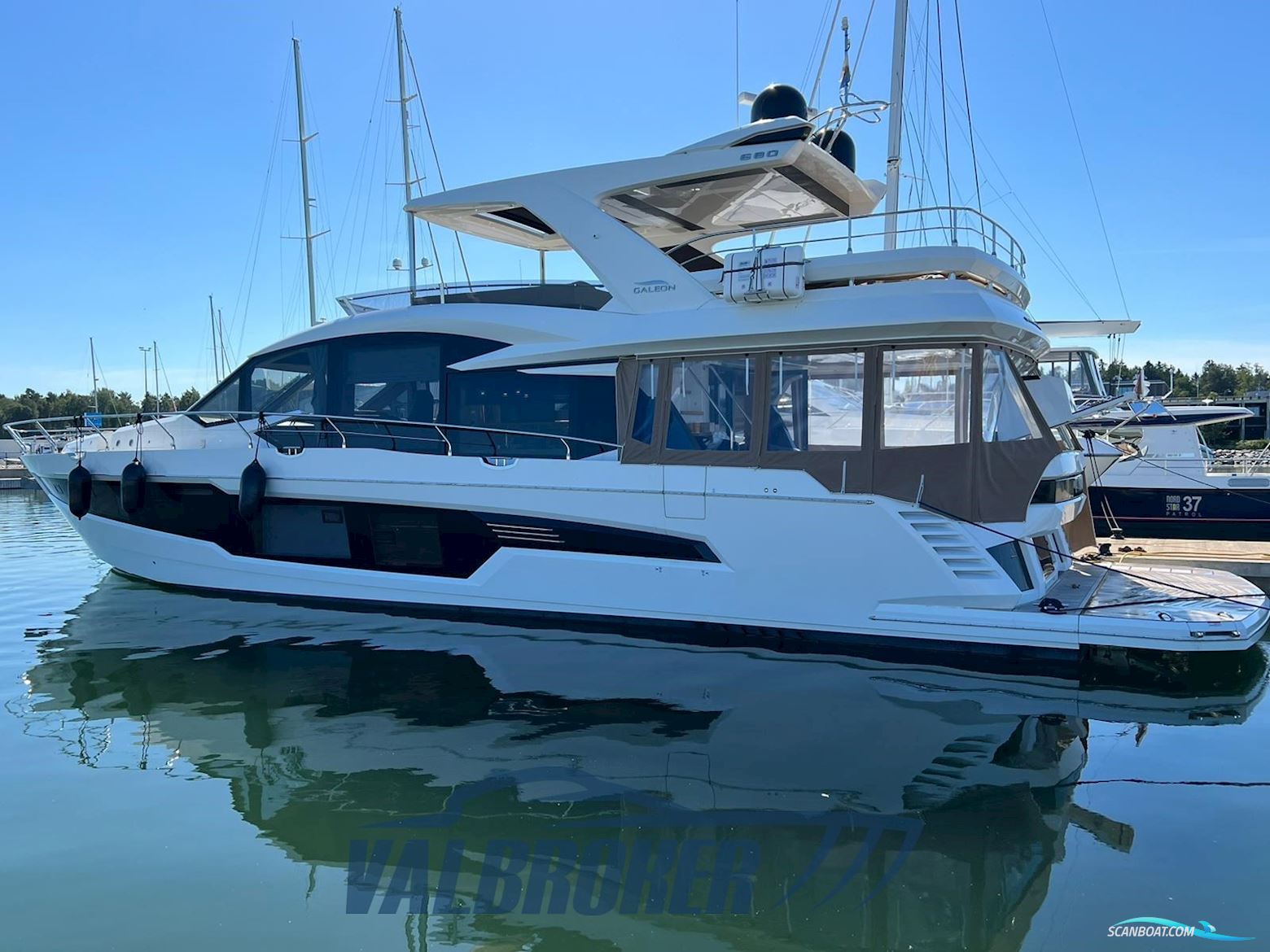 Galeon 680 Fly