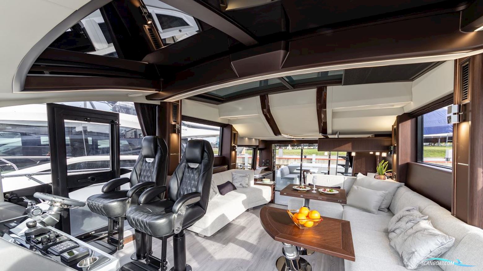 Galeon 700 SKYDECK