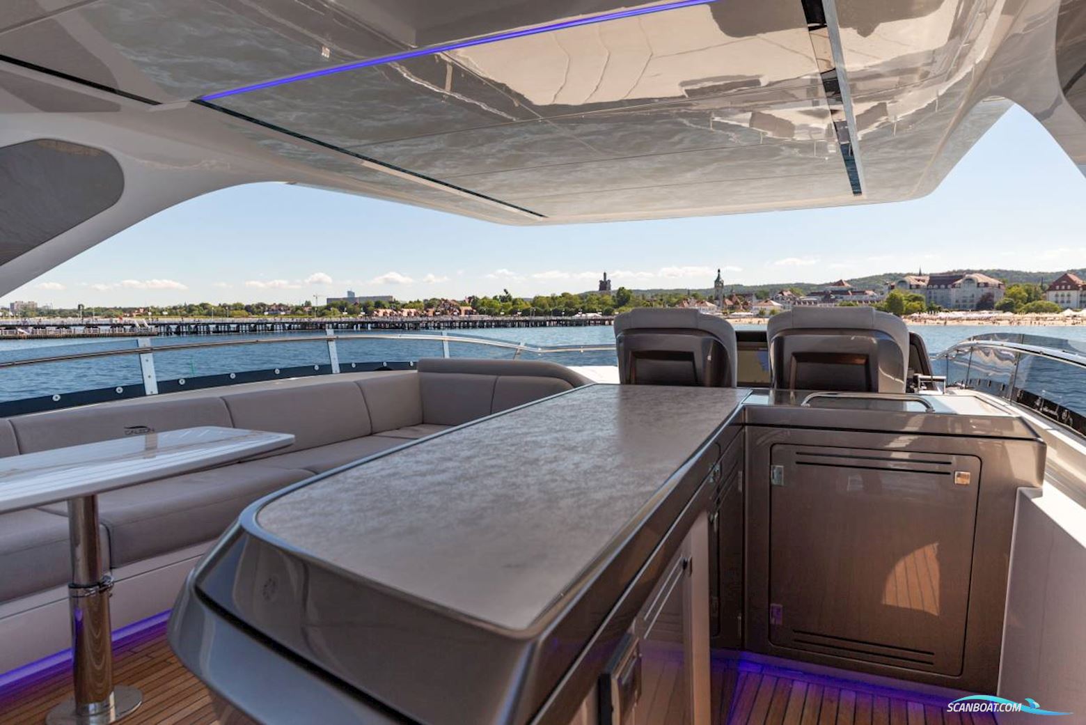 Galeon 800 FLY