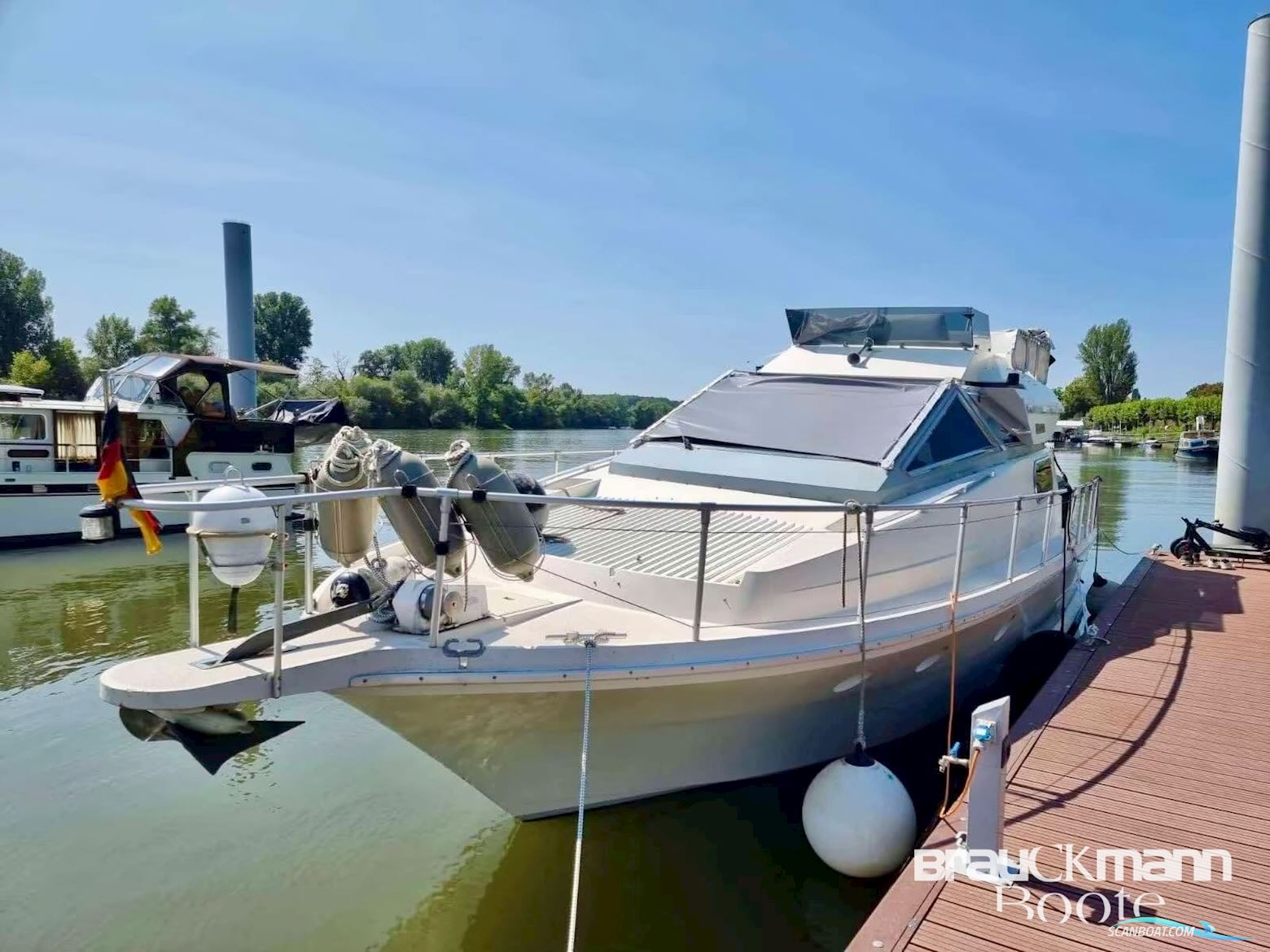 Gallart 10,50 Flybridge Motorboot 1981, mit Volvo Penta motor, Deutschland