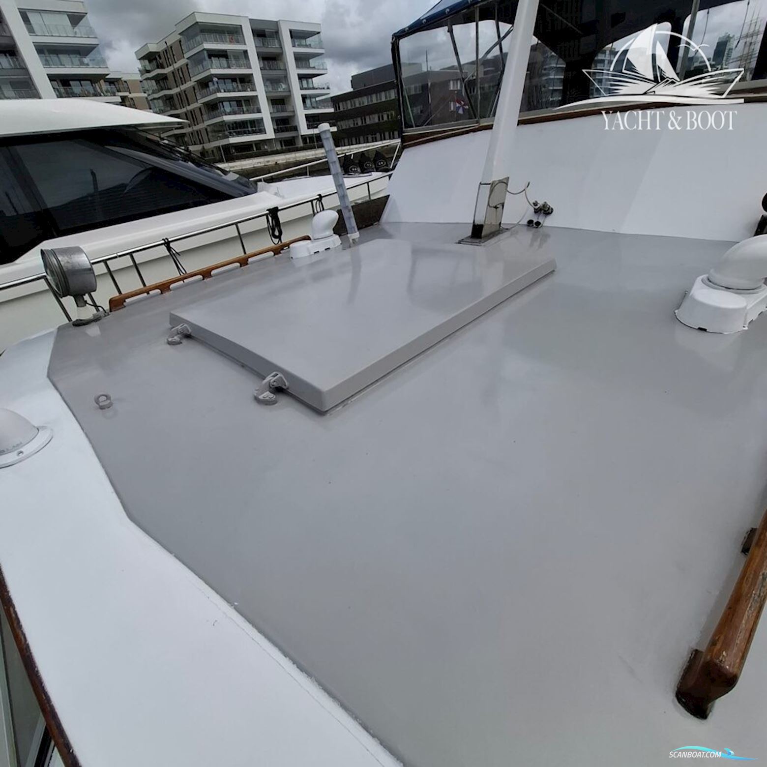 Gladstone Lyall & Co Aquila Queen Trawler 35