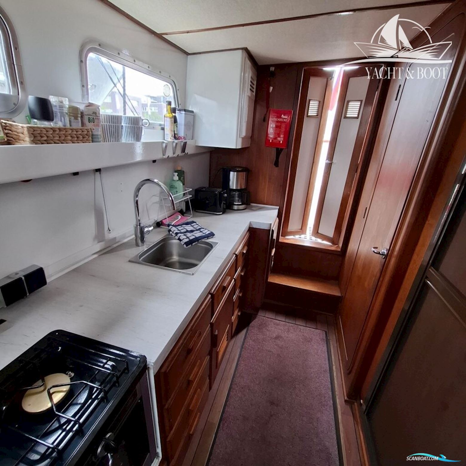 Gladstone Lyall & Co Aquila Queen Trawler 35