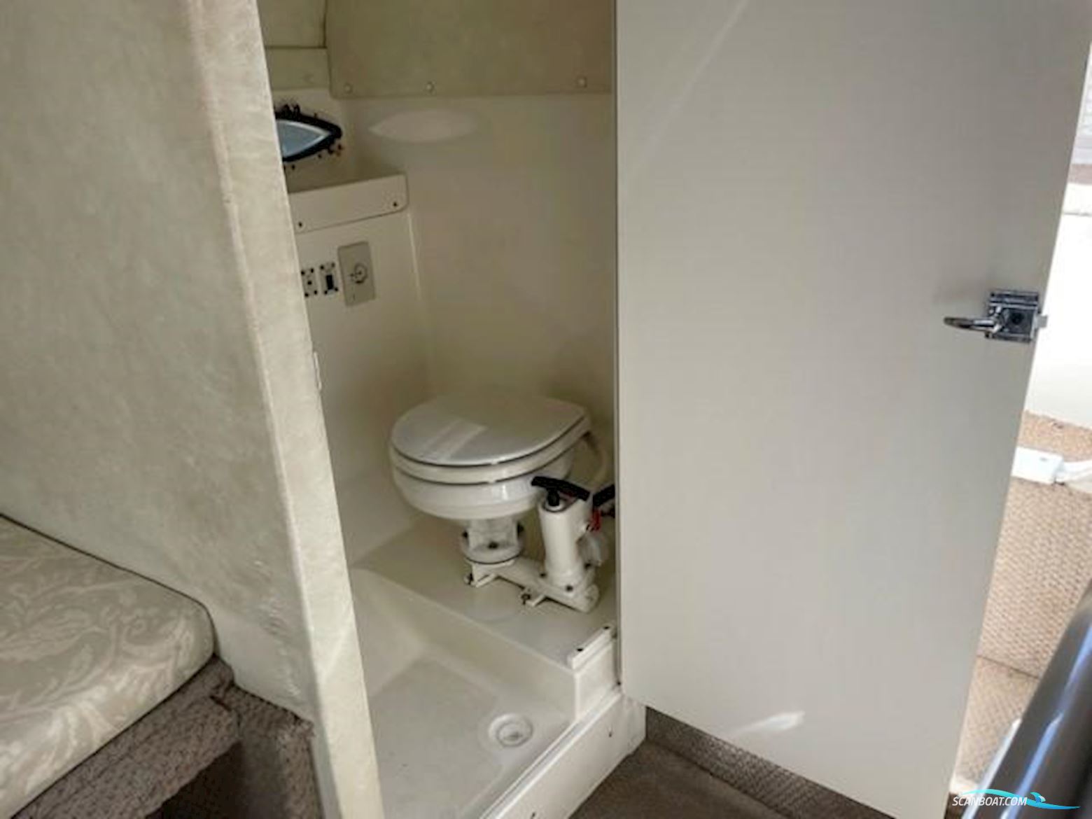 Glastron GS 249 Volvo D3 Diesel