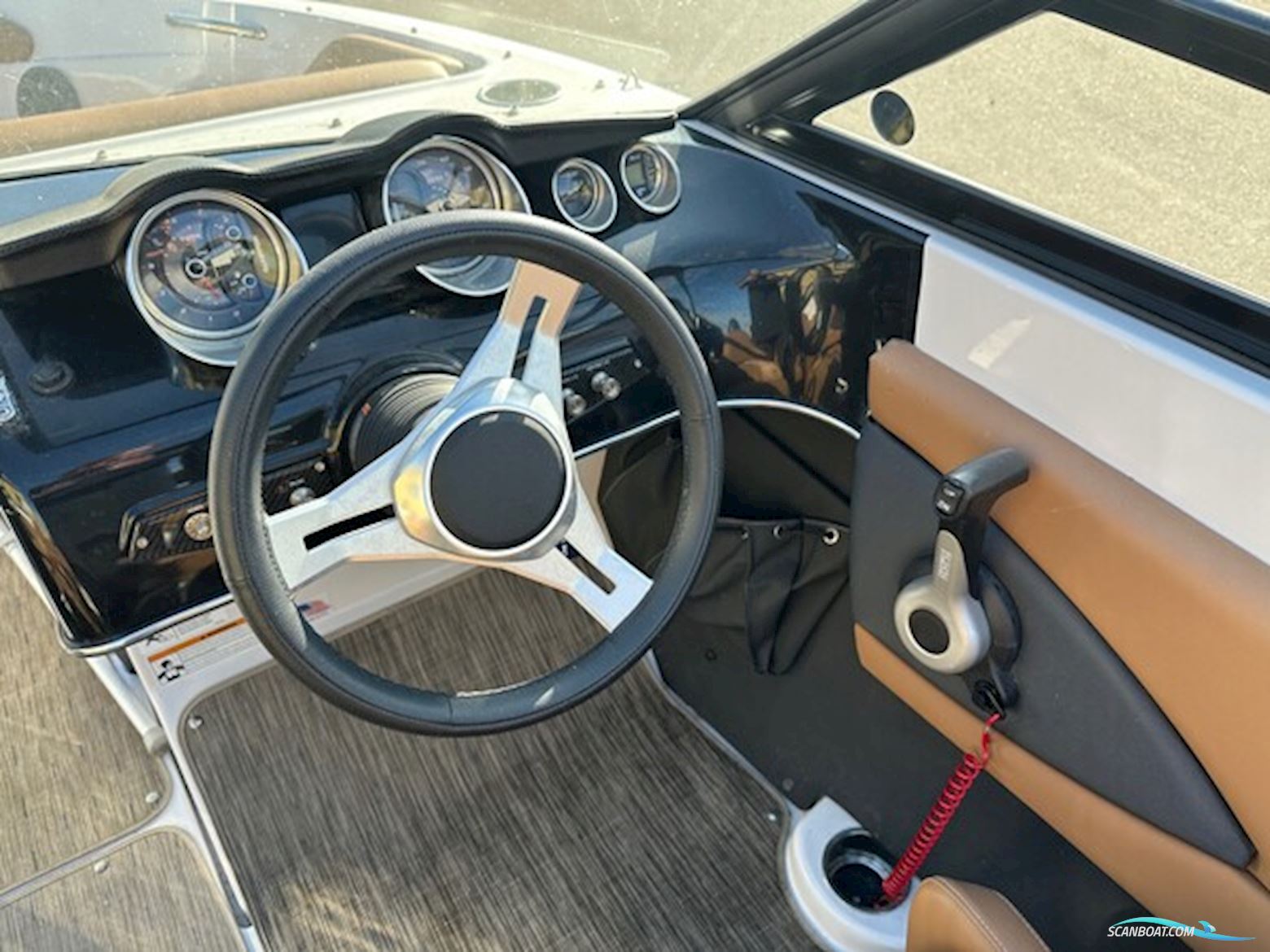 Glastron GT 200 – Med Yamaha 200 HK – Klar til Sommeren!