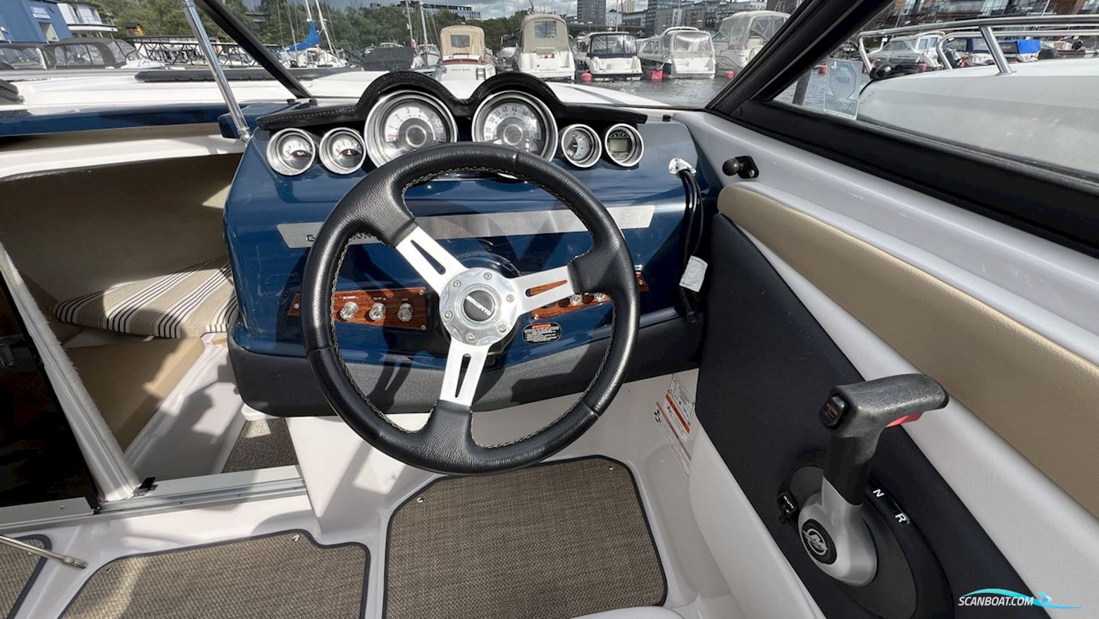 Glastron GT 229