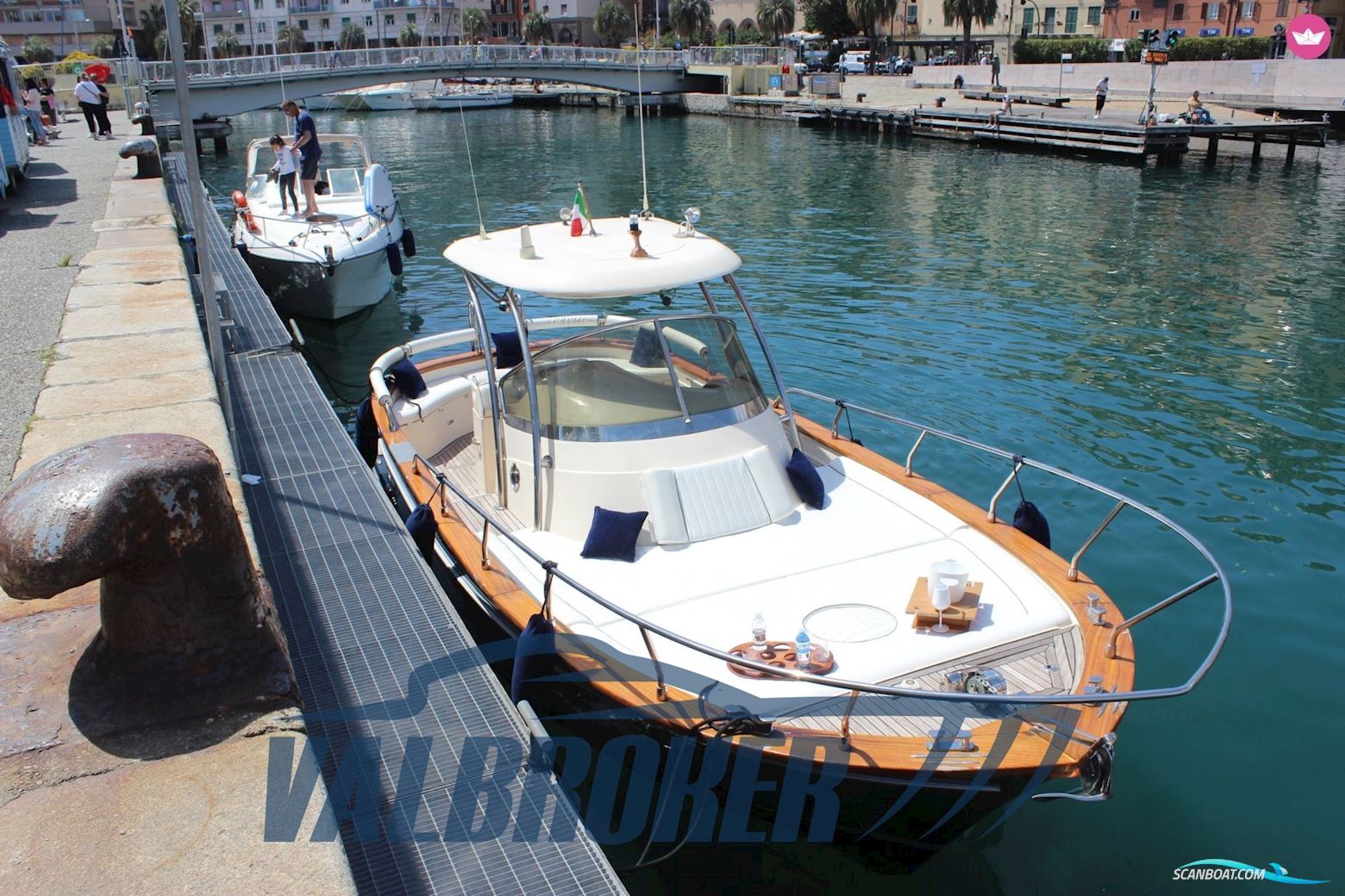 Gozzo Salernitano Venere 28 Motorboot 2009, mit Hyundai V6 motor, Italien