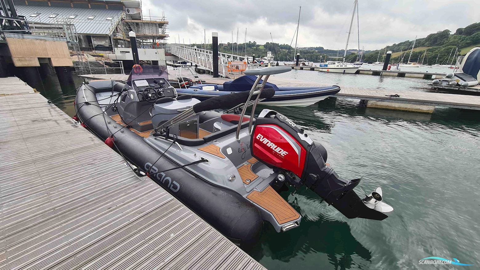 Grand 850 Motorboot 2018, mit Evinrude motor, England