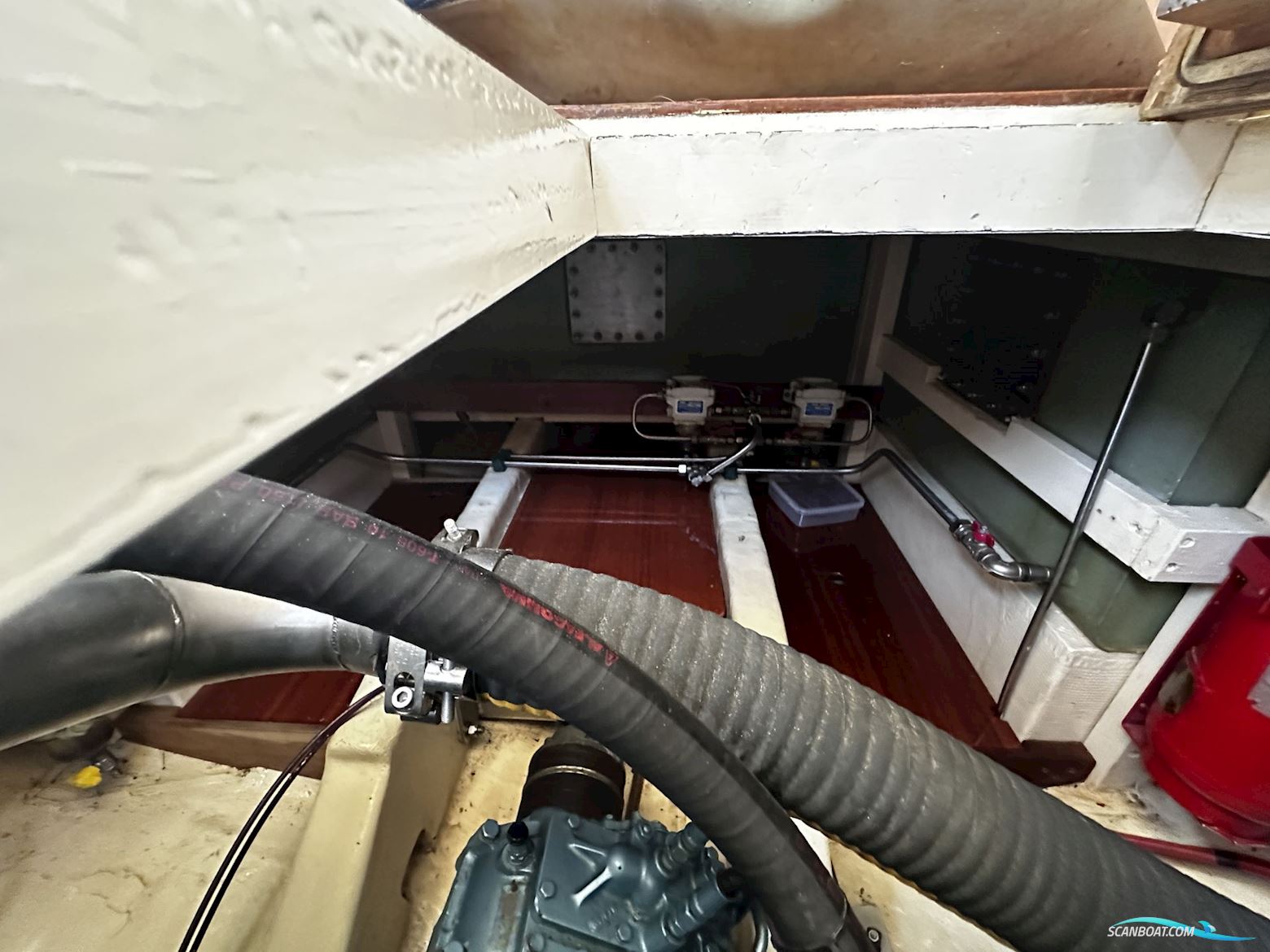 Grand Banks 32