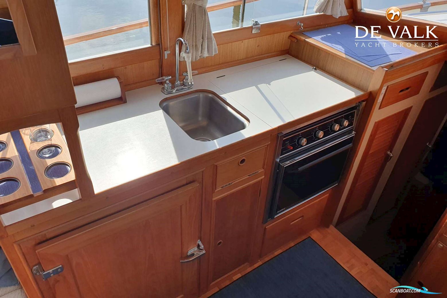 Grand Banks 32