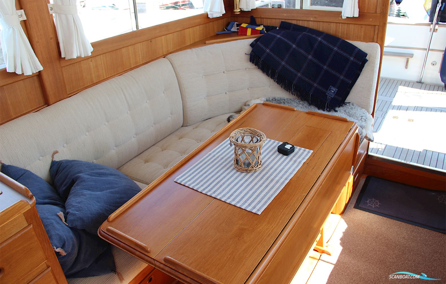 Grand Banks 32