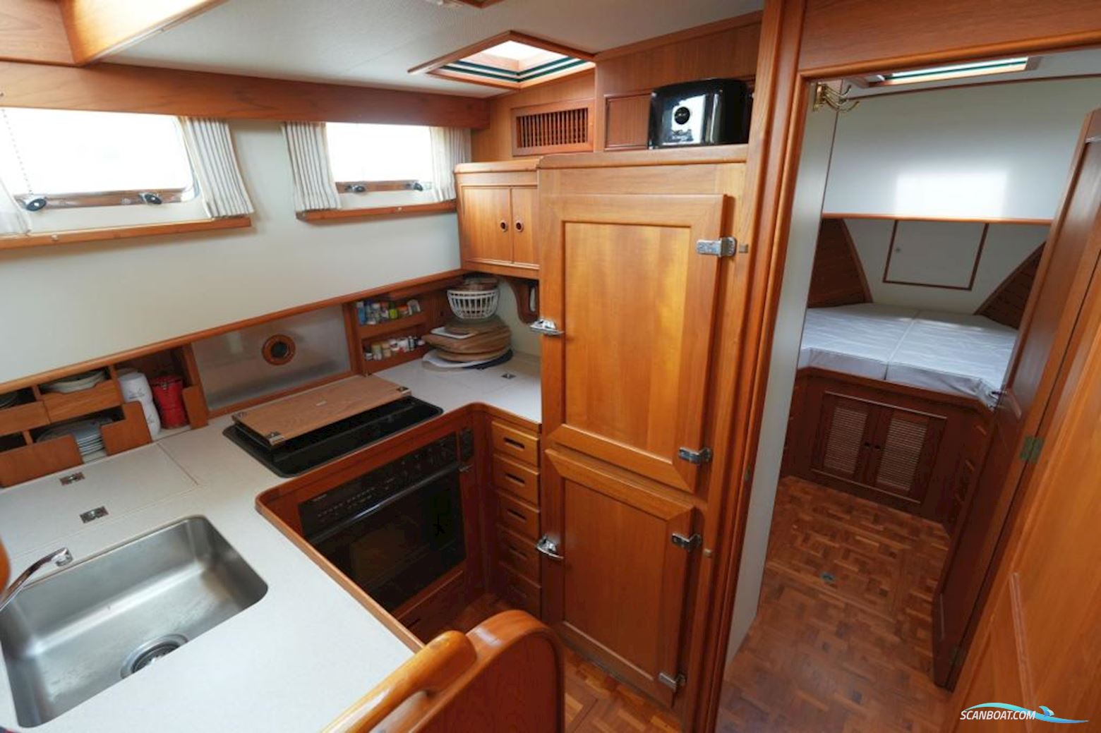 Grand Banks 46 Motor Yacht