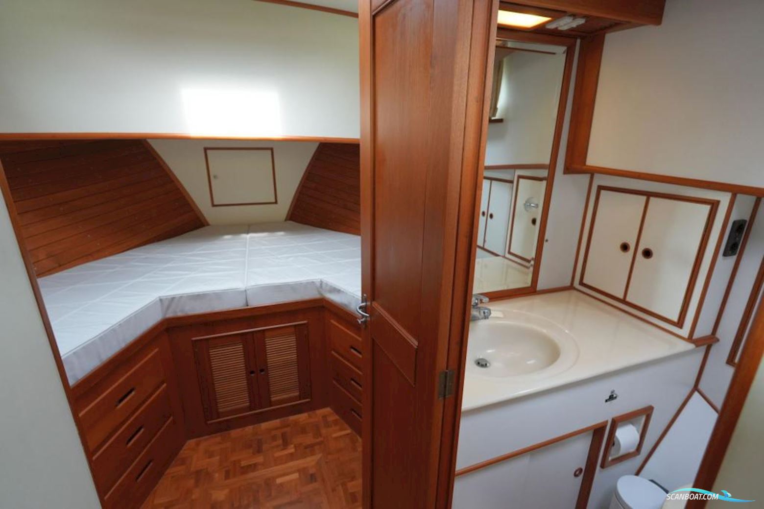 Grand Banks 46 Motor Yacht