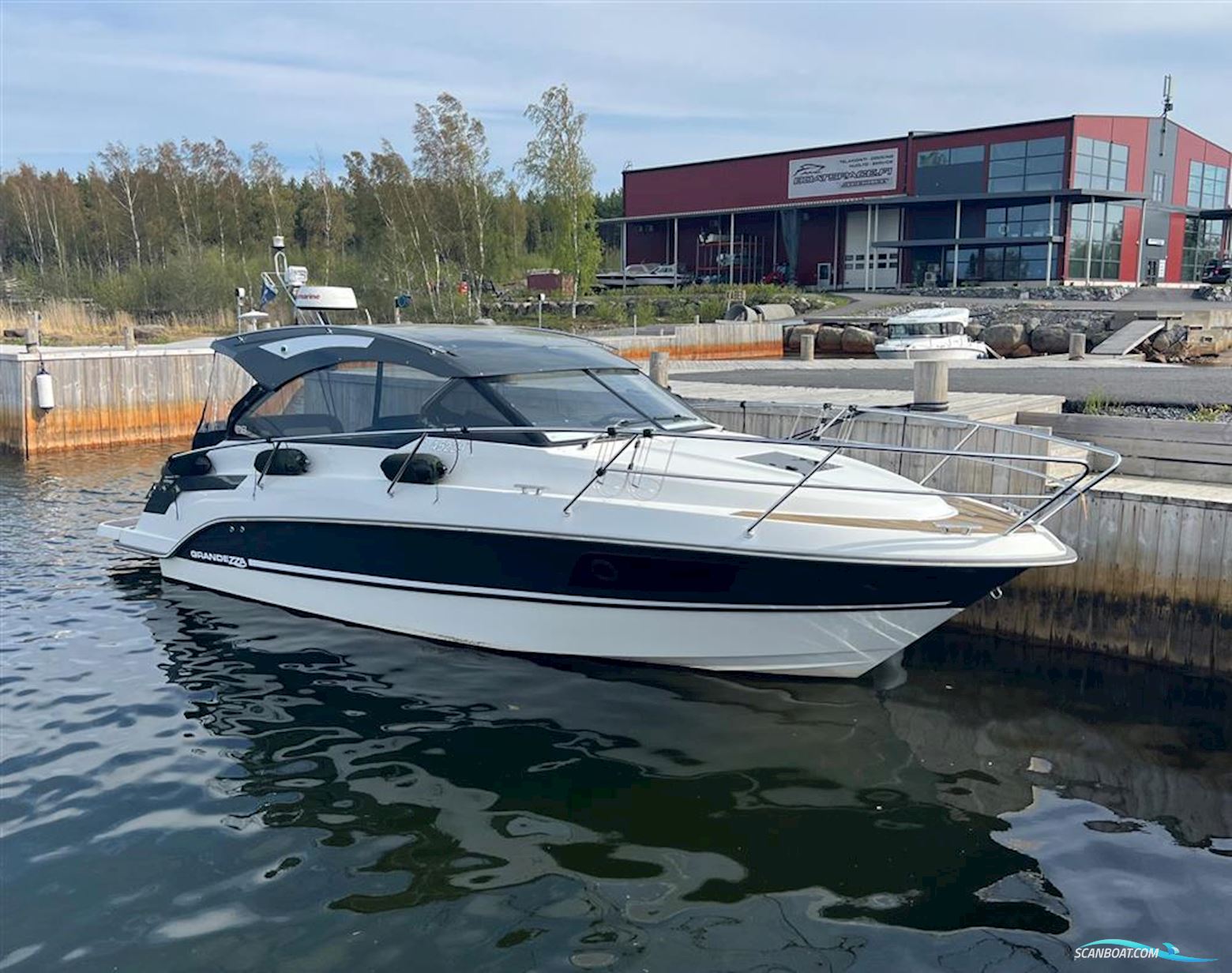 GRANDEZZA 28 OC Motorboot 2017, Finland