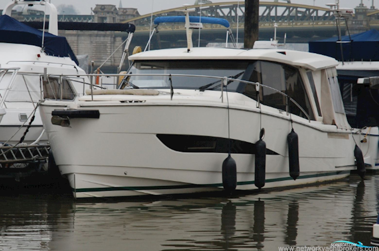 Greenline Yachts 39