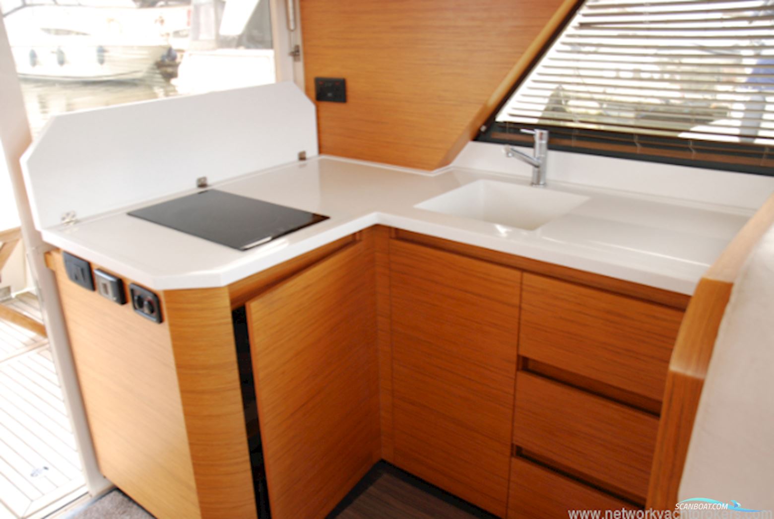 Greenline Yachts 39