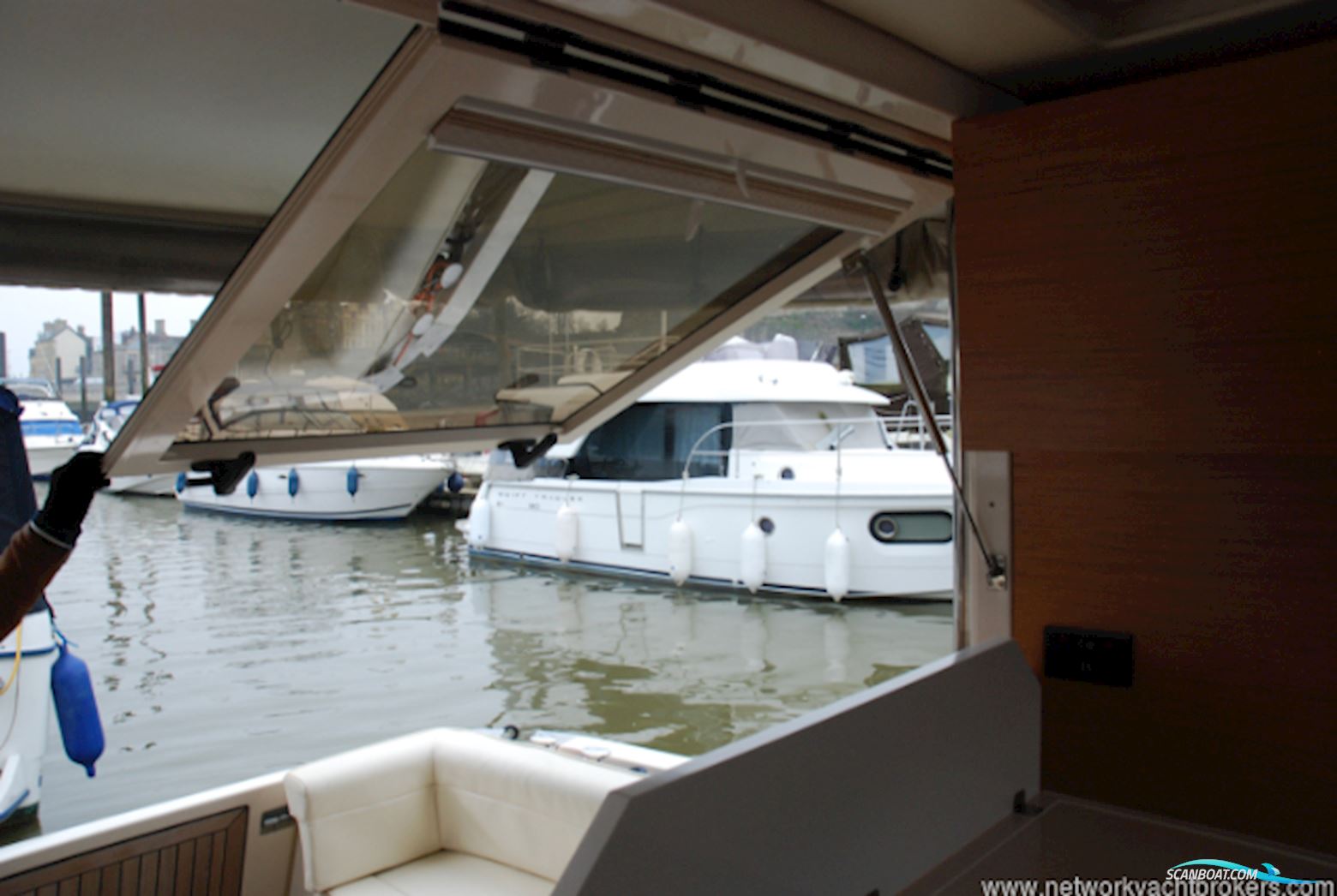 Greenline Yachts 39