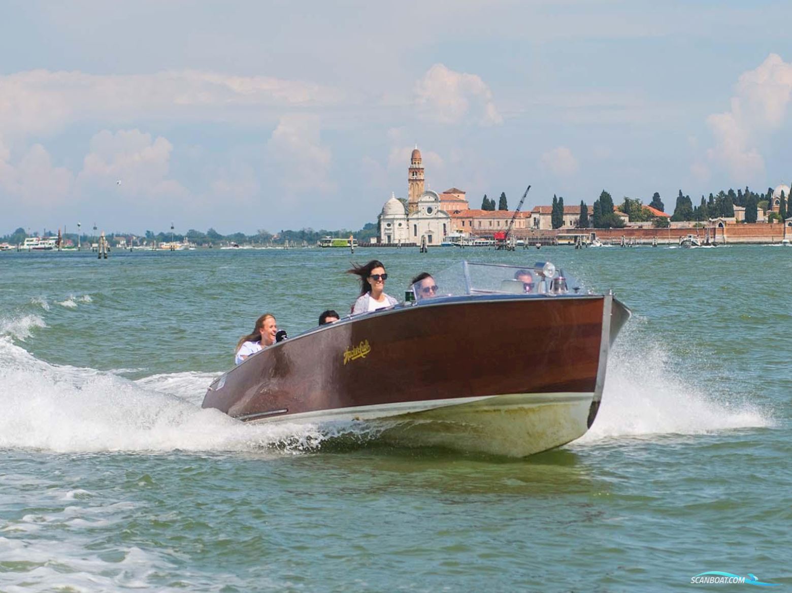 Hacker-Craft Classic Tender