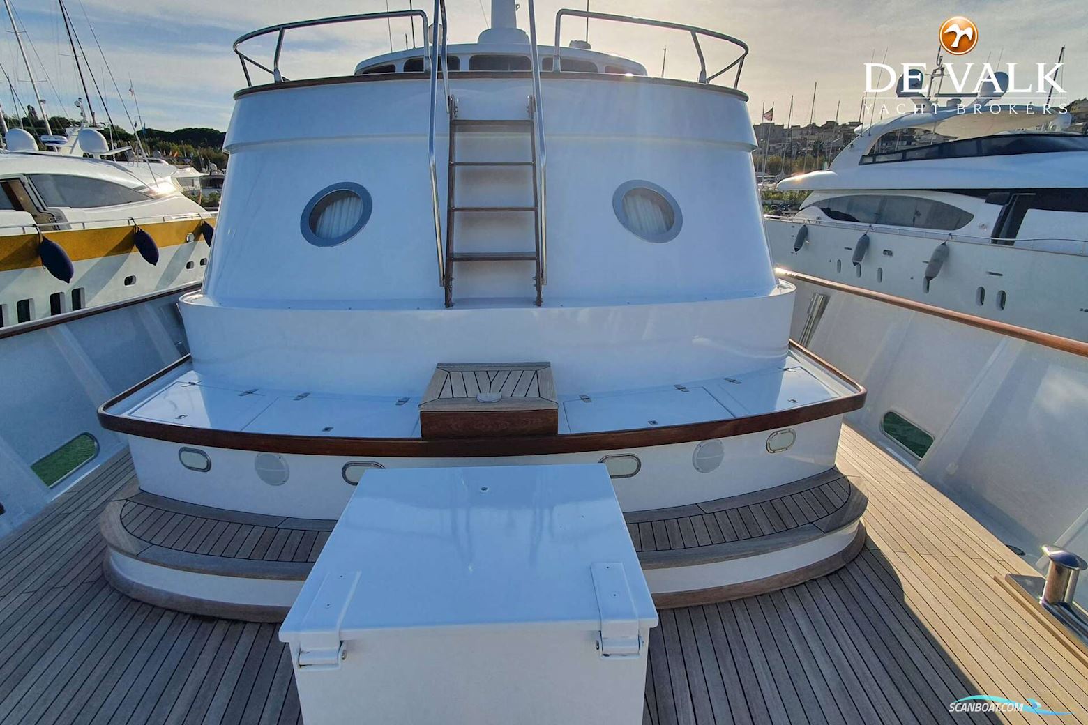 Hall Russell and Co Navetta