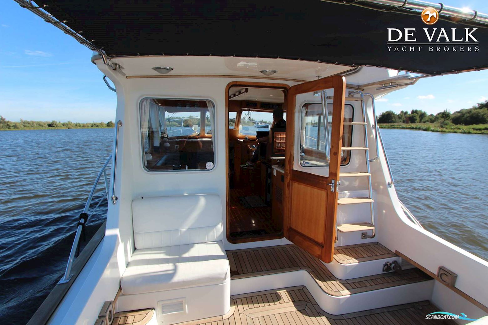 Halvorsen 32 Gourmet Cruiser