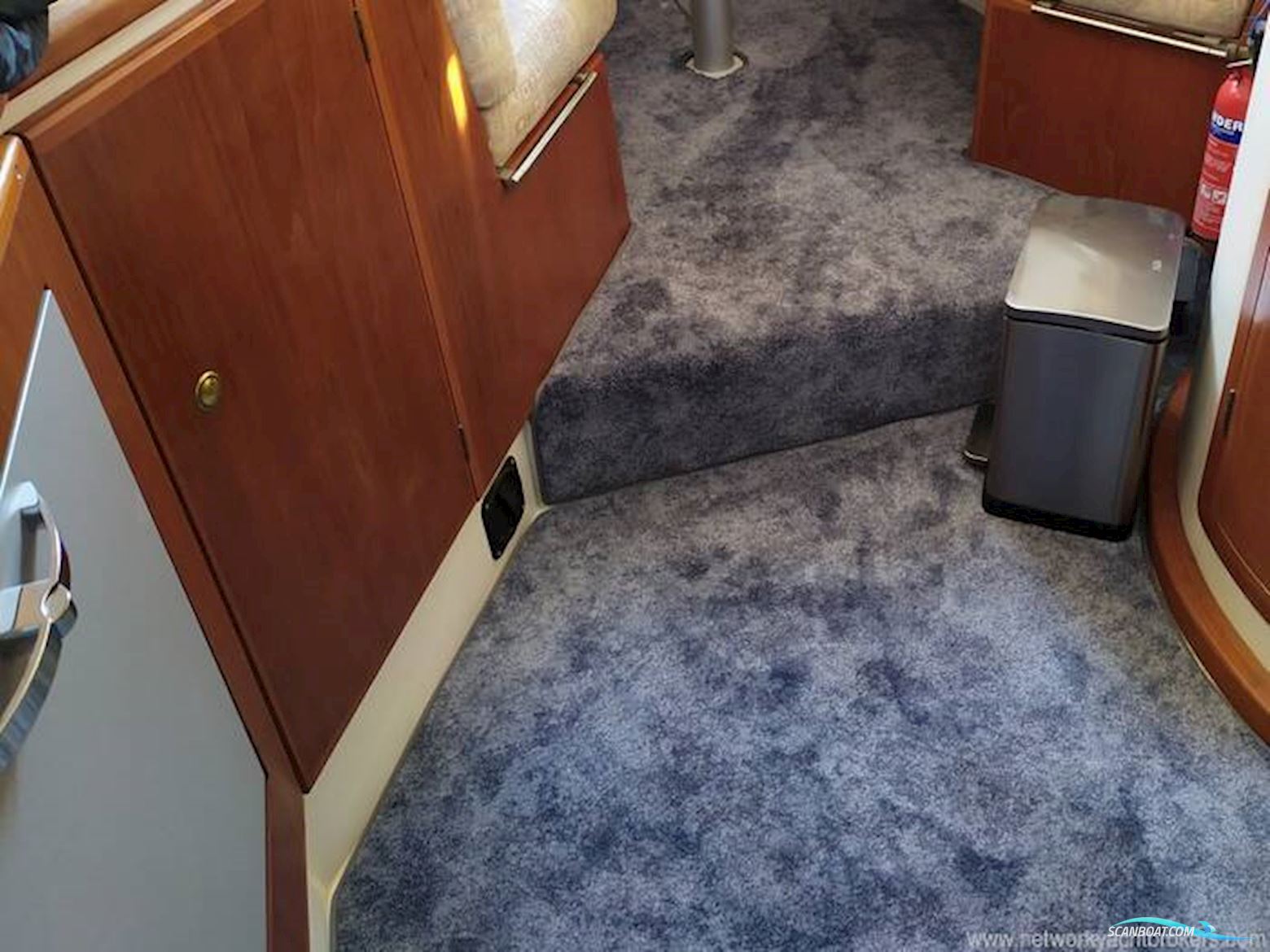 Hardy Marine Seawing 305