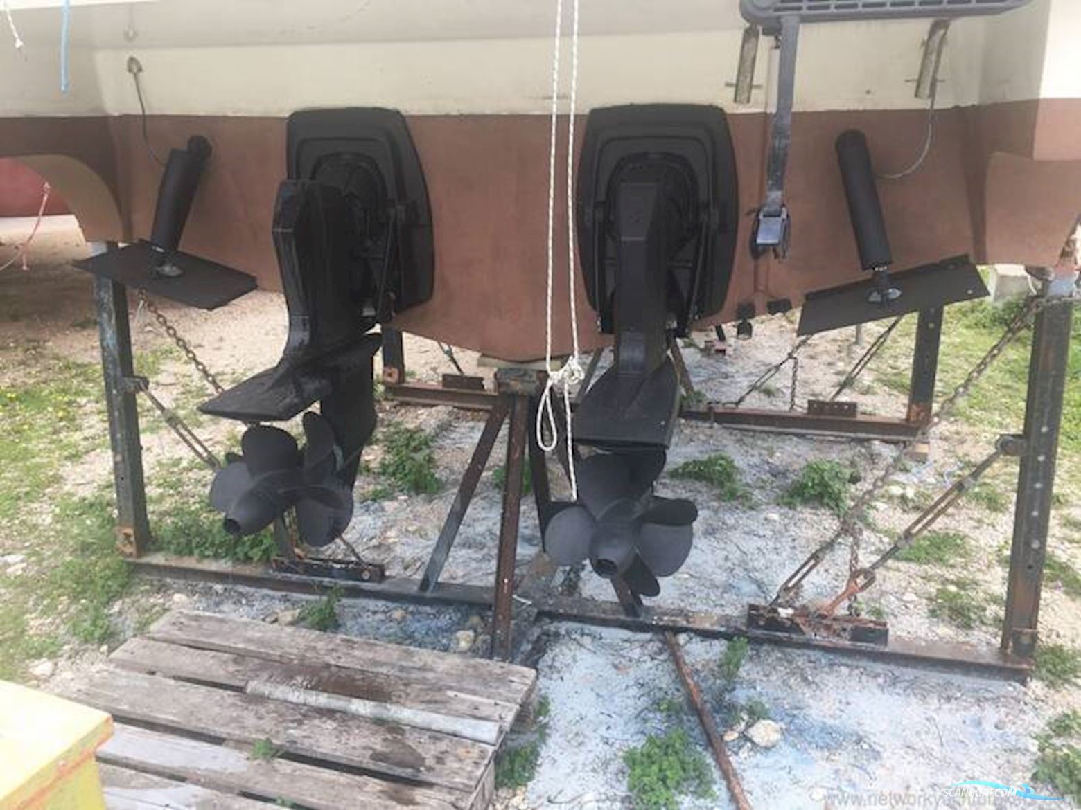 Hardy Marine Seawing 305