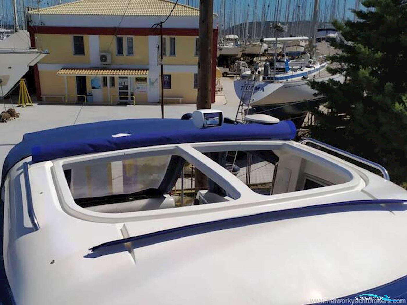 Hardy Marine Seawing 305