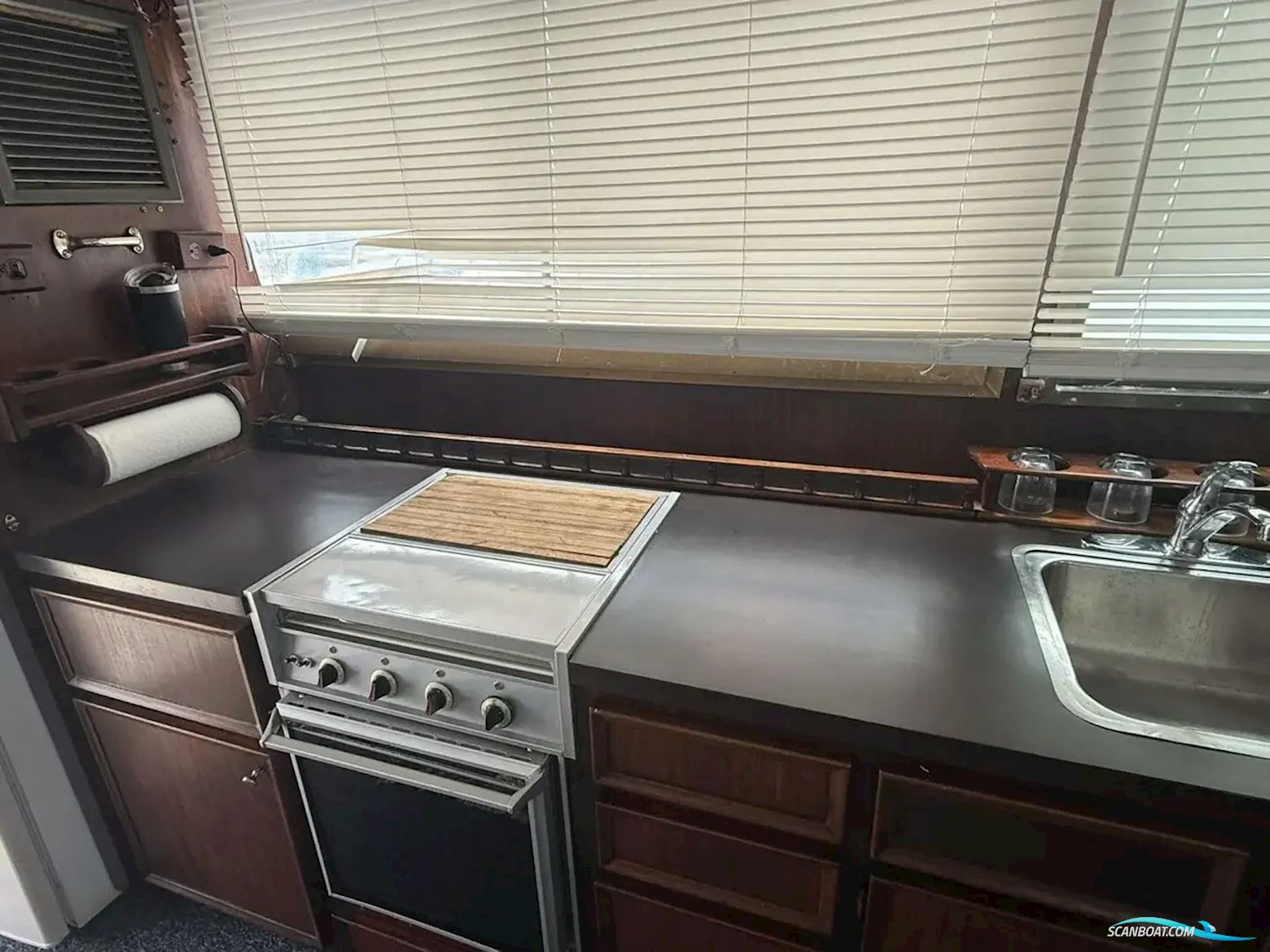Hatteras 37 Convertible