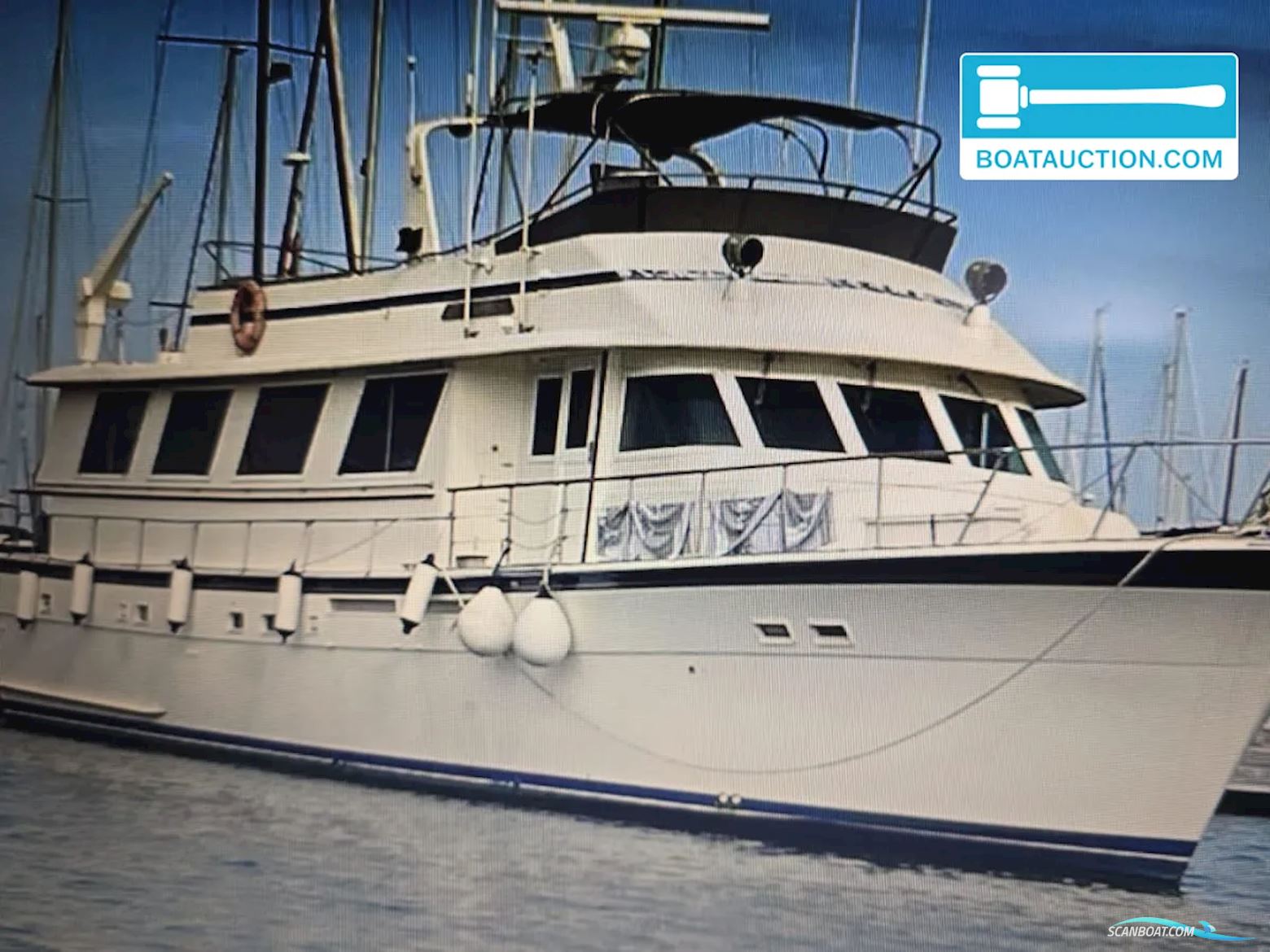 Hatteras 72