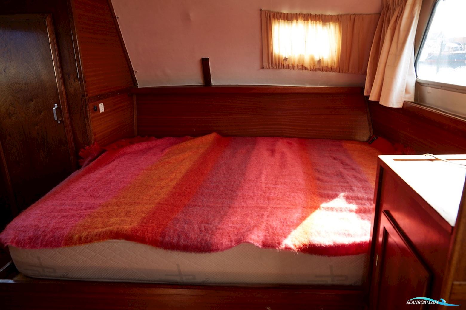 Helårs motorbåd med flybridge 44 fod Hoekstrakruiser