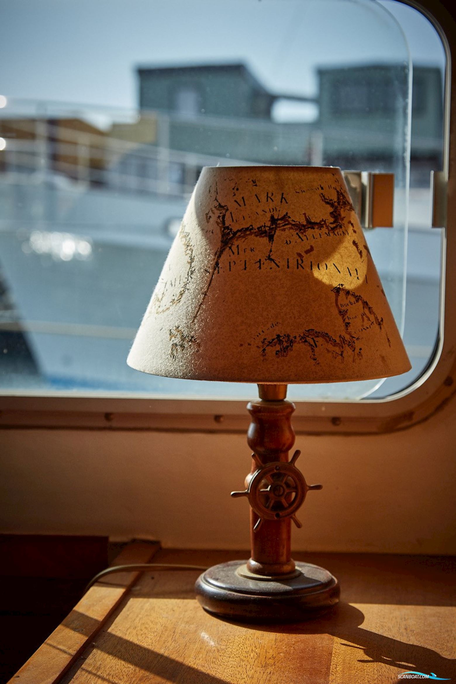 Helårs motorbåd med flybridge 44 fod Hoekstrakruiser