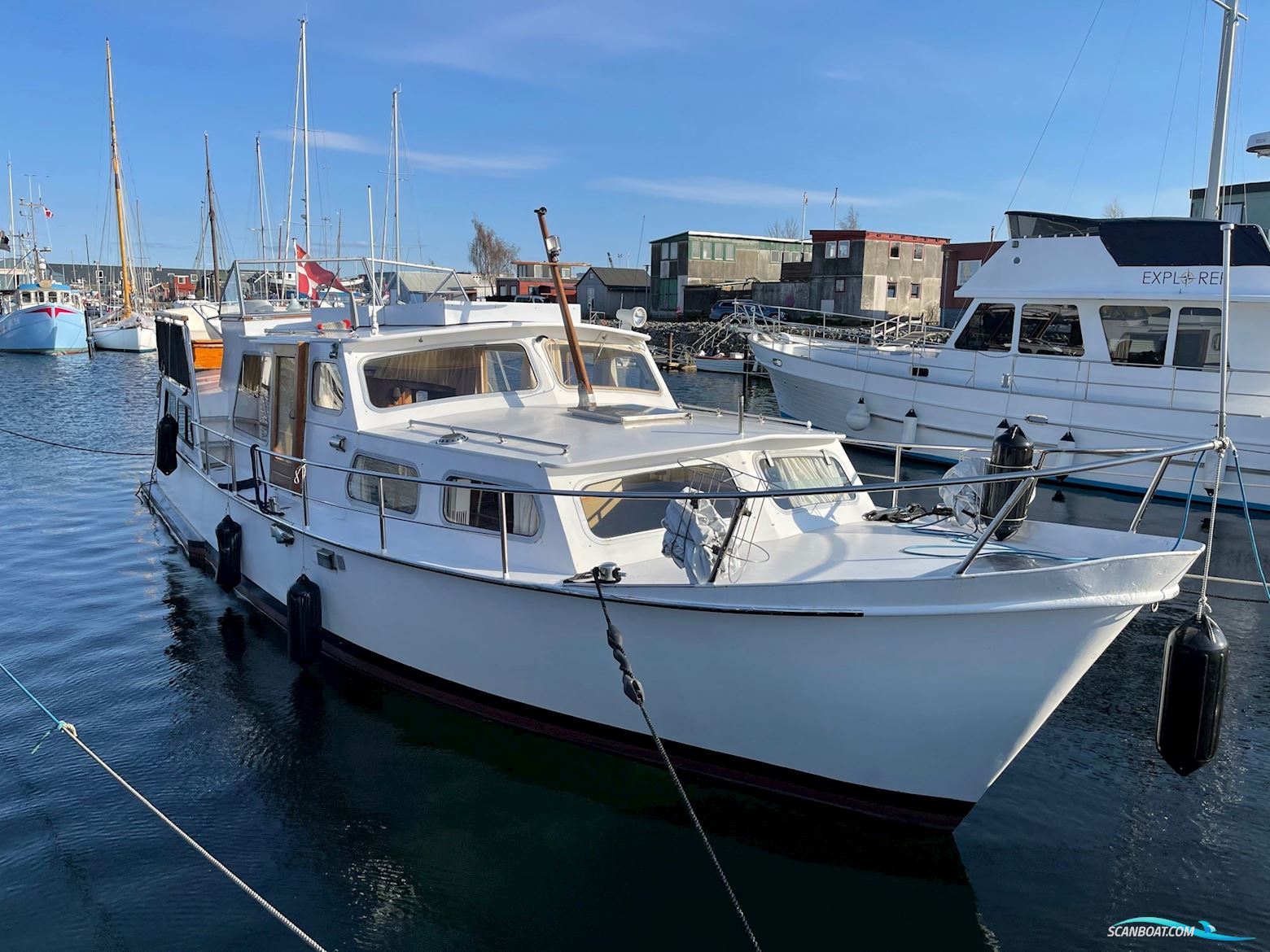 Helårs motorbåd med flybridge 44 fod Hoekstrakruiser