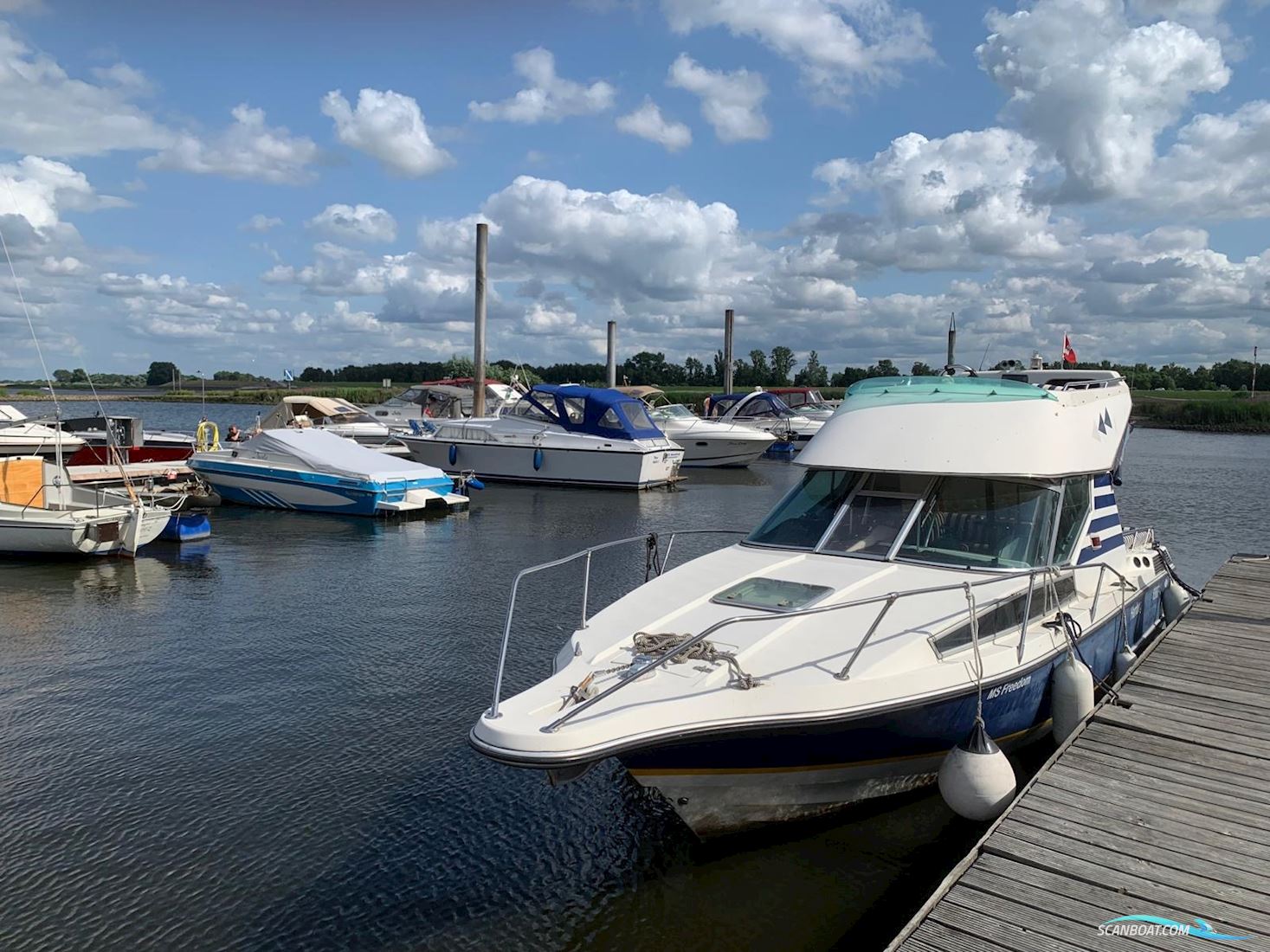 Hilter Royal 840 Flybridge