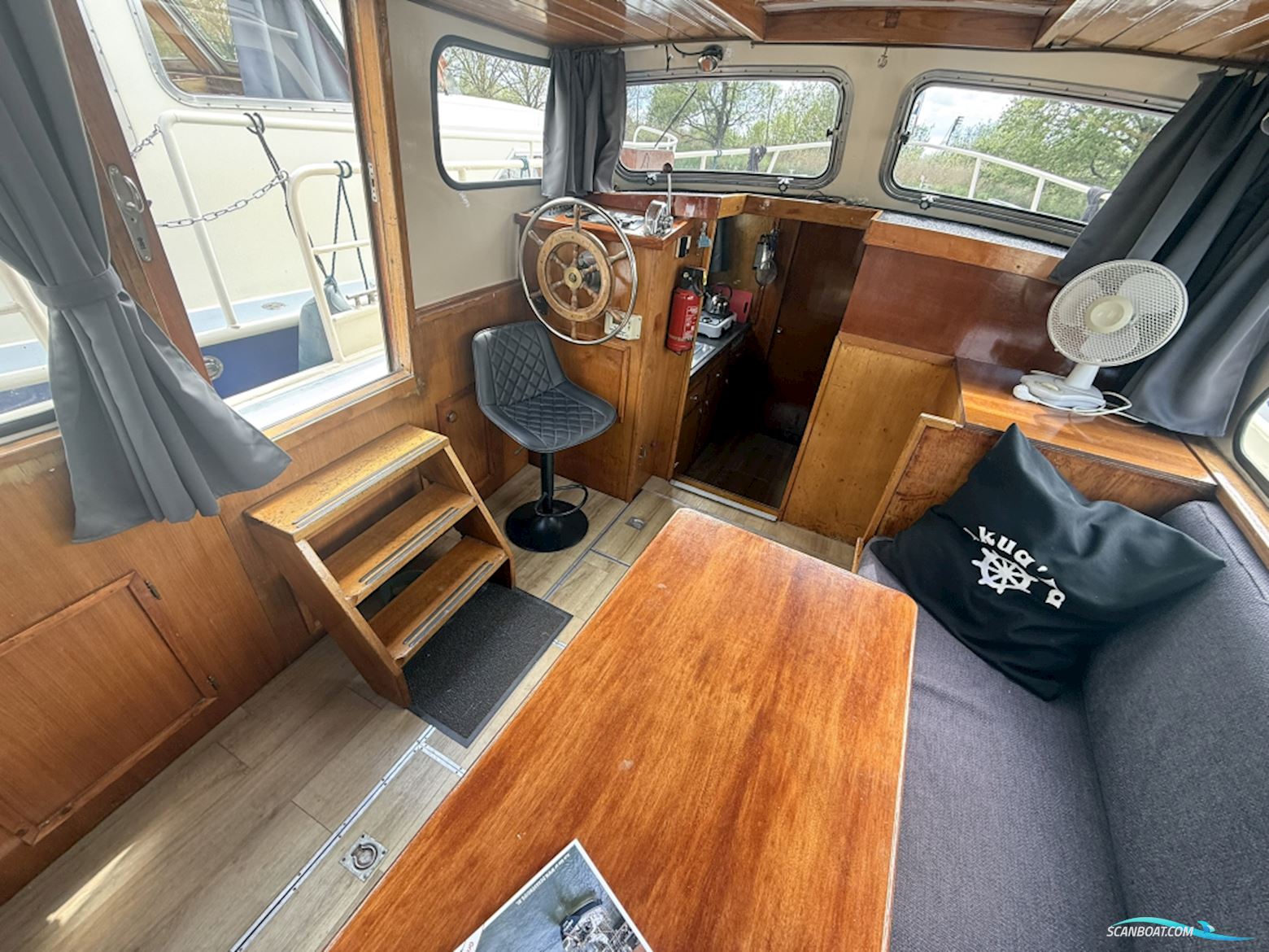 Hoekstra Kruiser 1050