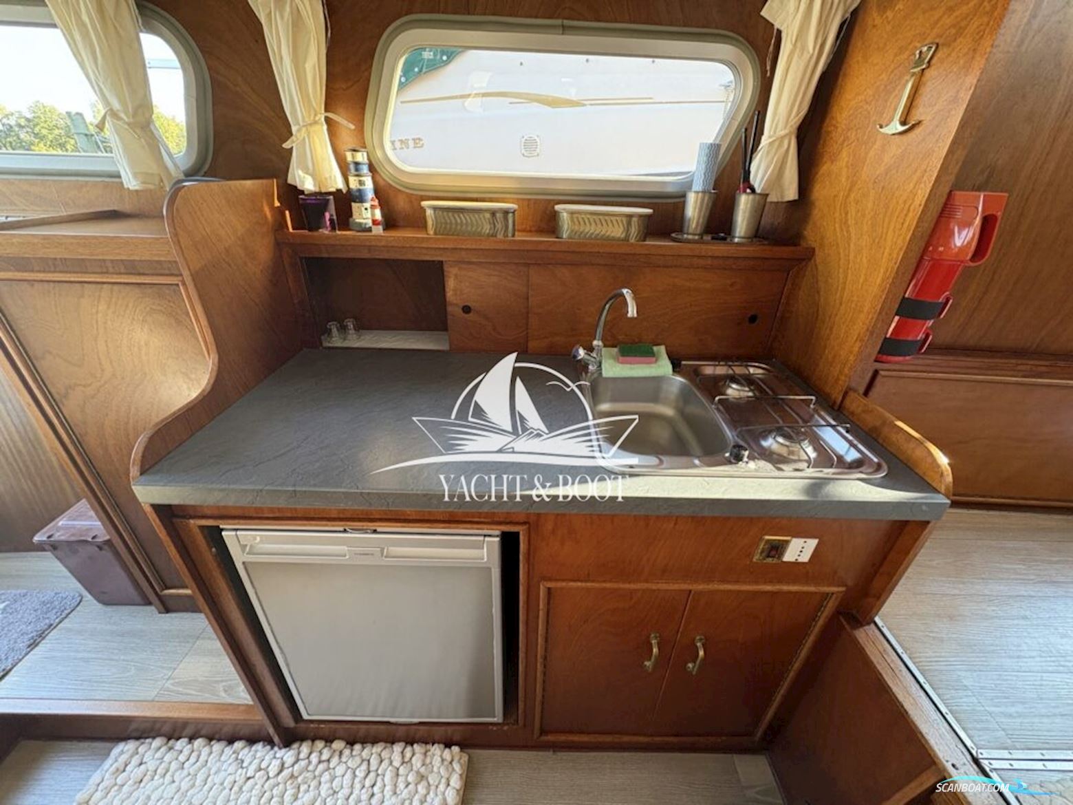 Holländischer Werftbau Crowntrawler 830