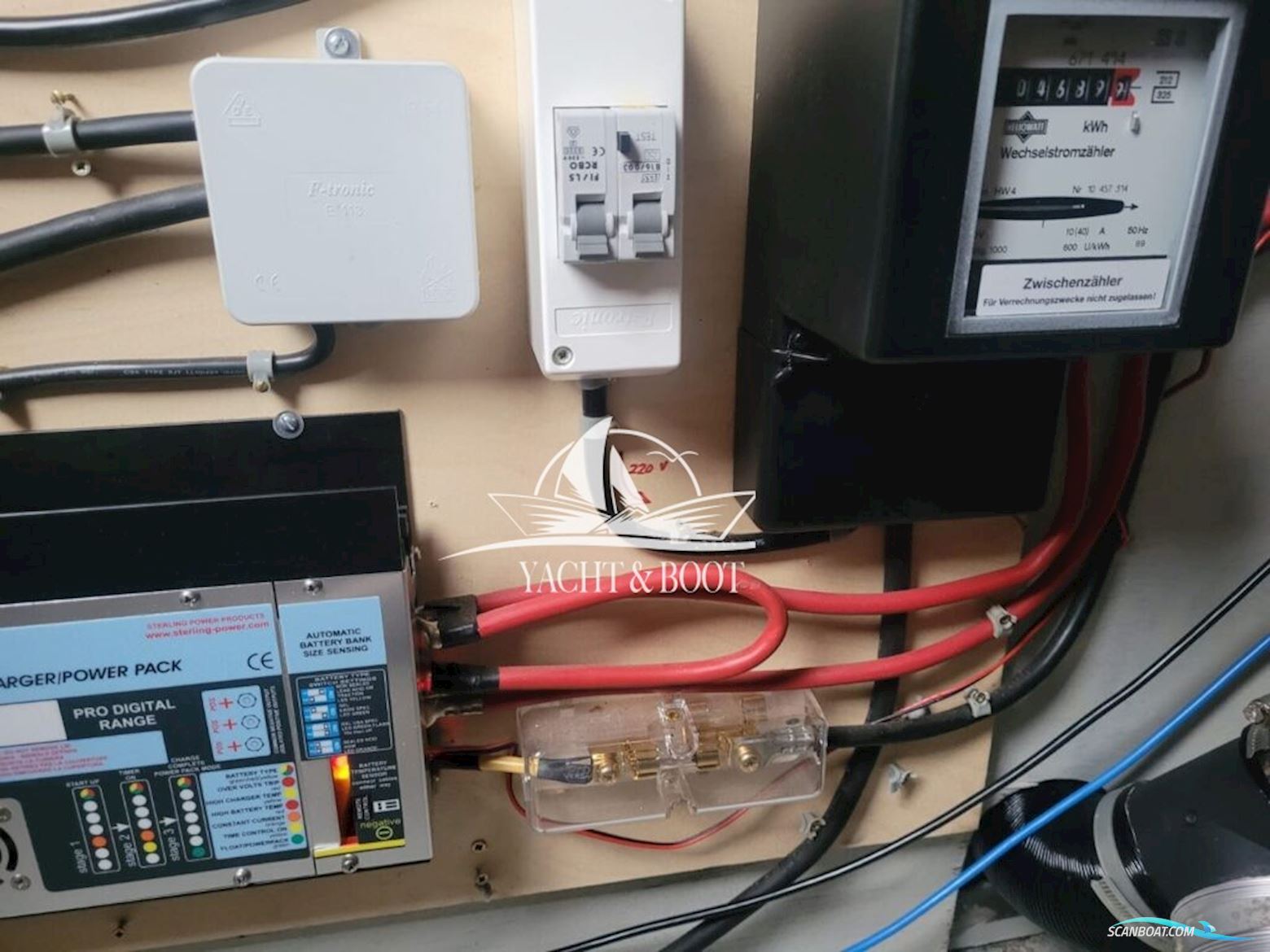 Holländischer Werftbau Crowntrawler 830