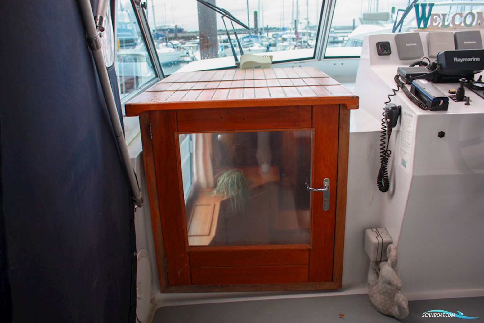 Hollandia 1250 Steel Cruiser