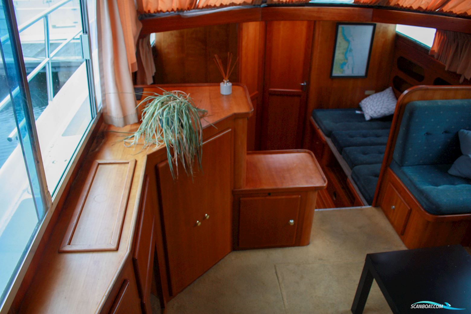 Hollandia 1250 Steel Cruiser