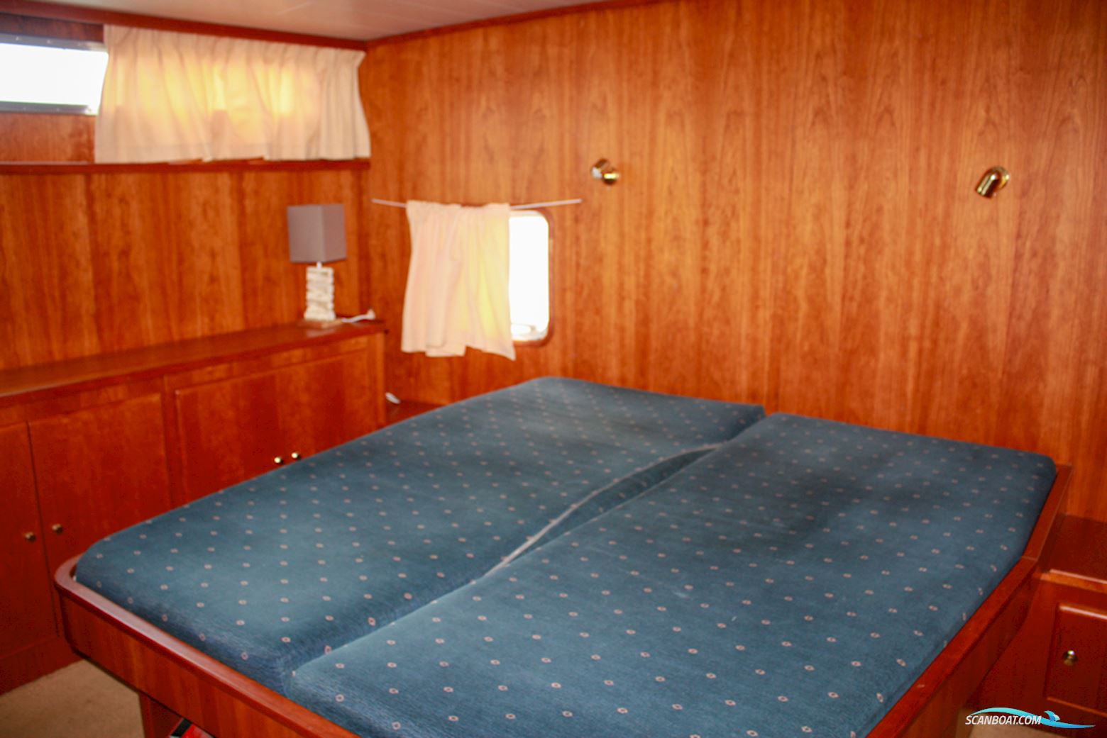 Hollandia 1250 Steel Cruiser